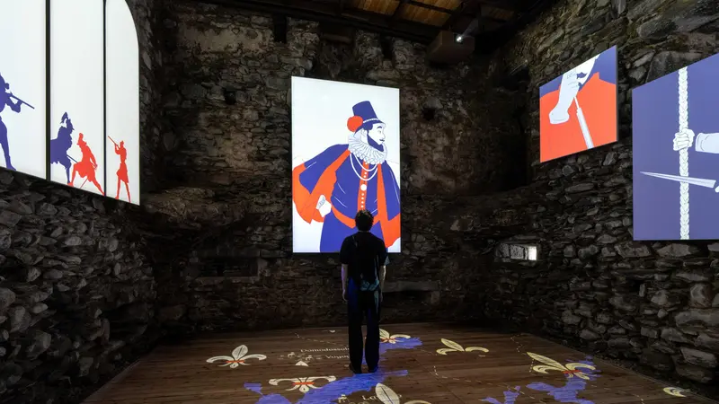 Un'installazione di Dotdotdot ai Castelli di Cannero sul lago Maggiore - foto di Andrea Martiradonna/per concessione di Dotdotdot