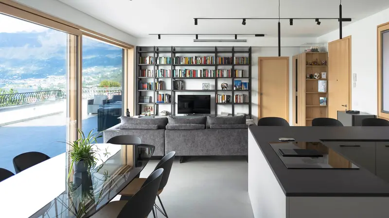 La ristrutturazione di un loft sul lago d'Iseo