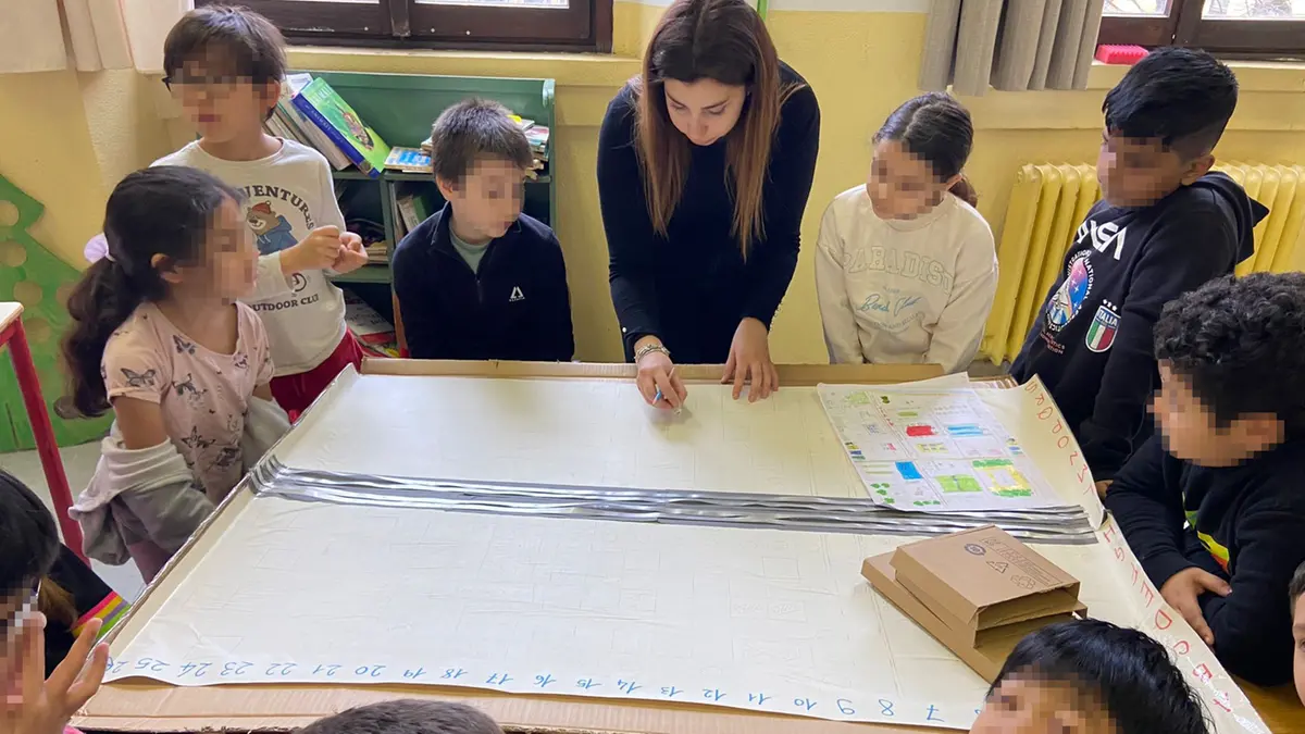 Mariavittoria tra i "suoi" bambini