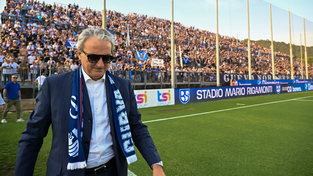 Sempre forte il legame tra i tifosi dell'Union Brescia e il presidente Giuseppe Pasini - Foto Newreporter Pasotti © www.giornaledibrescia.it