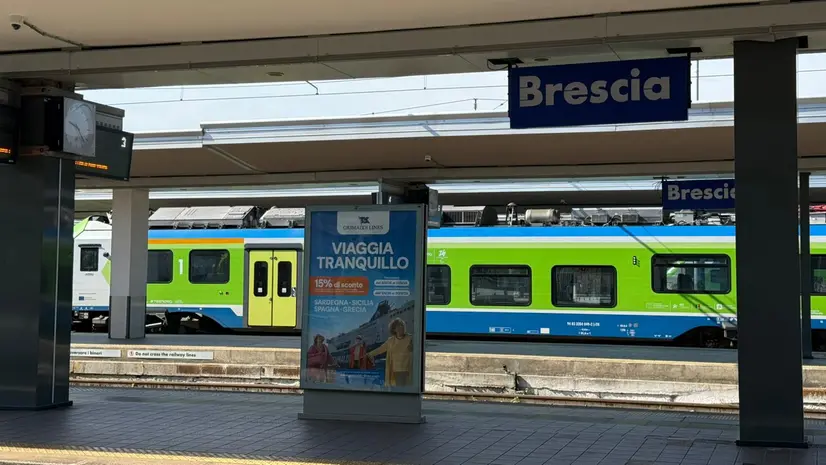 Un treno in stazione a Brescia - © www.giornaledibrescia.it
