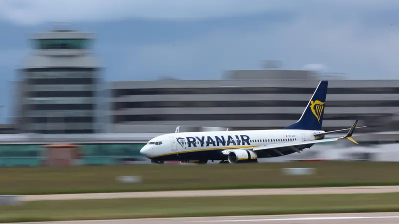 Un aereo di Ryanair - Foto Epa/Adam Vaughan © www.giornaledibrescia.it