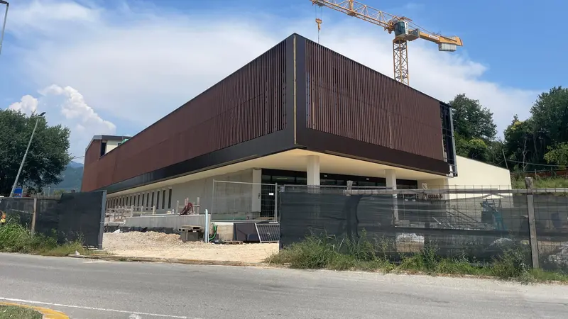 Il cantiere per la costruzione della Casa di comunità a Cunettone di Salò © www.giornaledibrescia.it