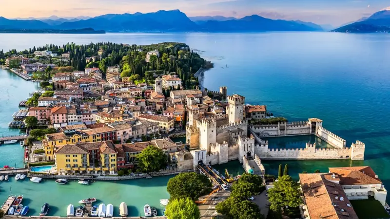 Una veduta di Sirmione - © www.giornaledibrescia.it