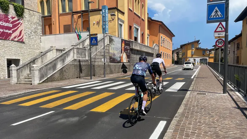 Uno dei nuovi attraversamenti pedonali