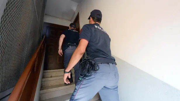 Agenti della Polizia di Stato - Foto d'archivio © www.giornaledibrescia.it