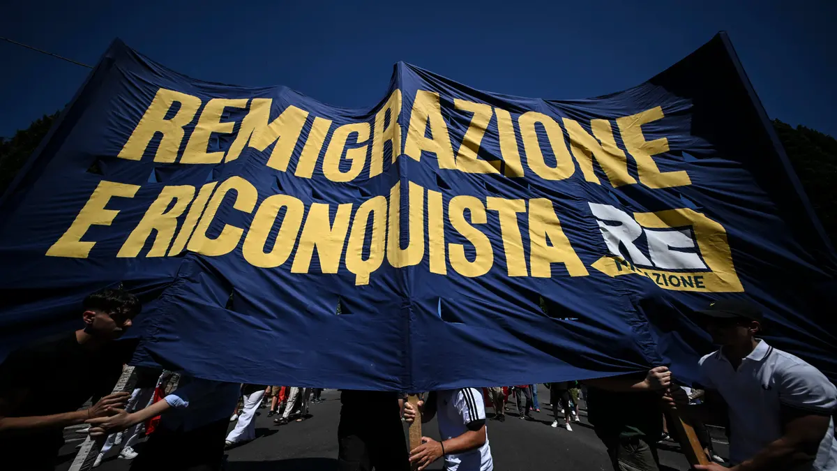 A Roma il corteo di Remigrazione e riconquista - Foto Ansa © www.giornaledibrescia.it