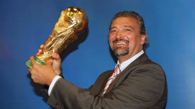 Altobelli con la coppa del Mondo vinta nel 1982