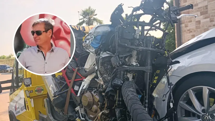 La moto dopo lo schianto - Foto Bortoluzzi/La Nuova Venezia