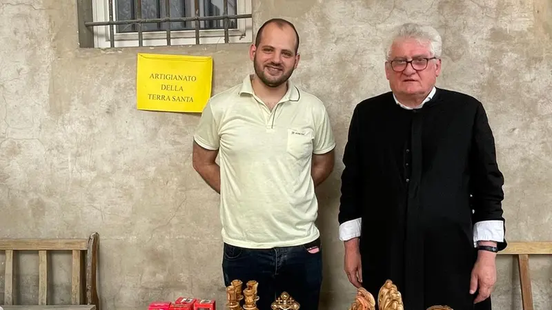 Iskandar con don Osvaldo Resconi alla festa di San Pietro e Paolo in Castello - © www.giornaledibrescia.it