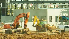 Un cantiere edile sotto il sole