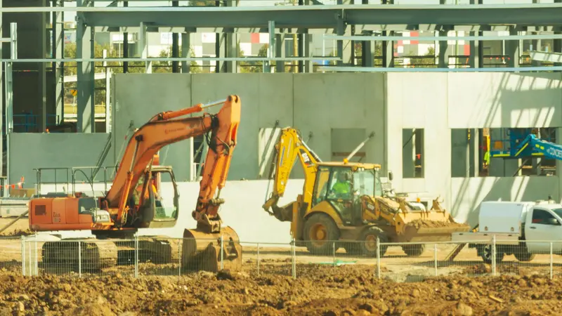 Un cantiere edile sotto il sole