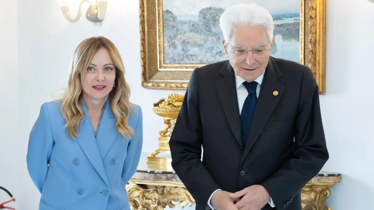 Giorgia Meloni con Sergio Mattarella - Foto Ansa © www.giornaledibrescia.it