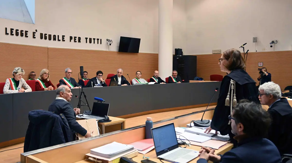 Un momento del processo che si sta celebrando in Corte d’assise