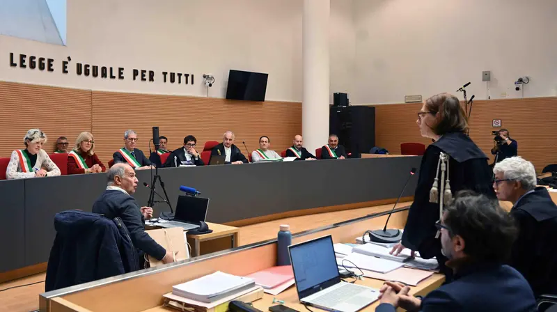 Un momento del processo che si sta celebrando in Corte d’assise
