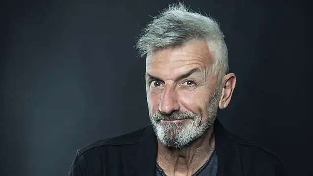 Charlie Cinelli, artista a tutto tondo