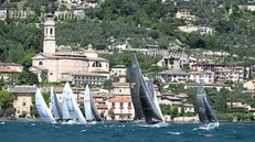 La partenza, in questo caso del Trofeo Gargnano lo scorso anno, è sempre uno dei momenti più emozionanti - Foto Newreporter Favretto © www.giornaledibrescia.it