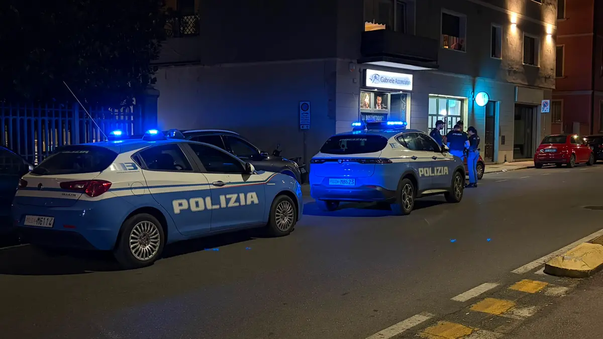 La Polizia in via Mantova - © www.giornaledibrescia.it