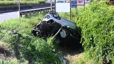 L'auto ribaltata in via Borgosatollo