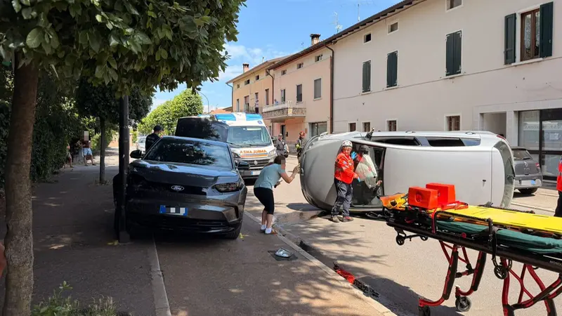L'incidente in centro a Prevalle