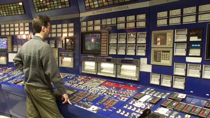 La vecchia sala di controllo della centrale di Asm di Lamarmora - © www.giornaledibrescia.it