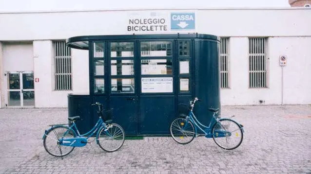 Il servizio Brescia in bici, attivo nel 2000, per il noleggio gratuito delle dueruote - © www.giornaledibrescia.it