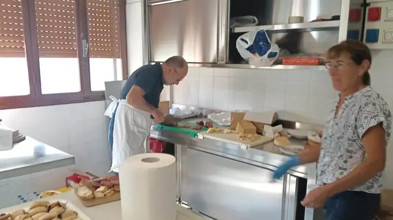 Tessere gratis agli anziani e offerte libere per le consumazioni © www.giornaledibrescia.it