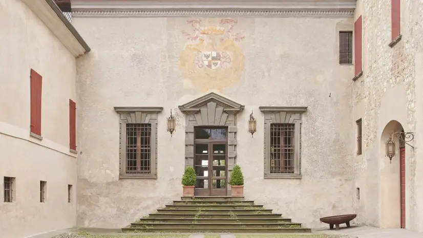 L'ingresso di Palazzo Lana Berlucchi