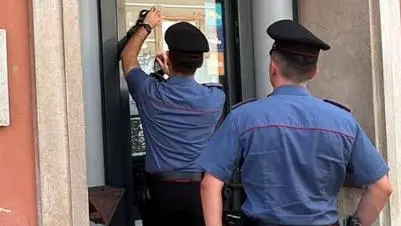 Il bar su cui sono stati apposti i sigilli