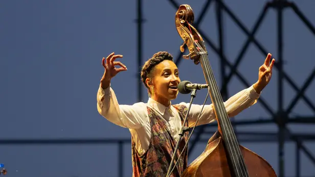Tener-a-mente, Esperanza Spalding al Vittoriale