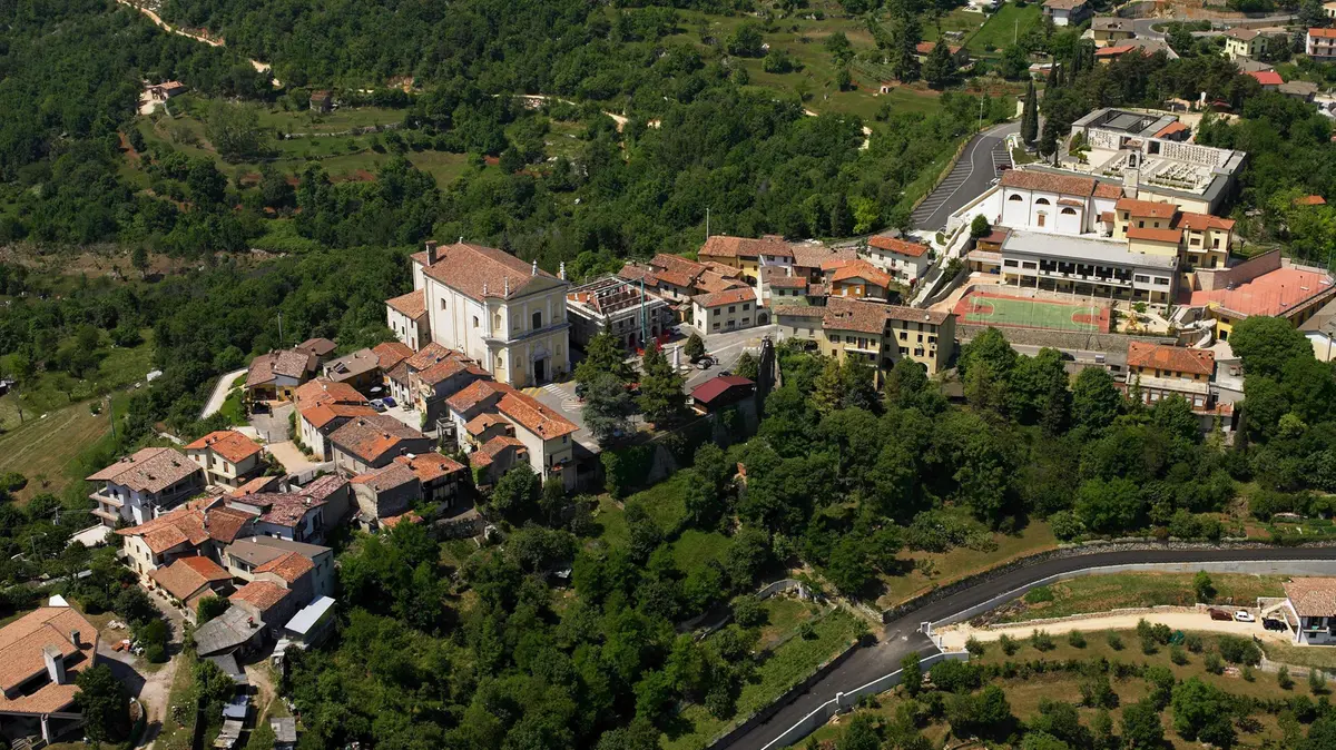 Una veduta aerea di Serle - © www.giornaledibrescia.it