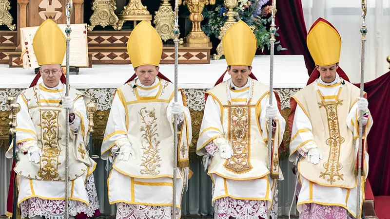 I quattro vescovi ordinati dai lefebvriani il primo luglio - Foto Ansa © www.giornaledibrescia.it