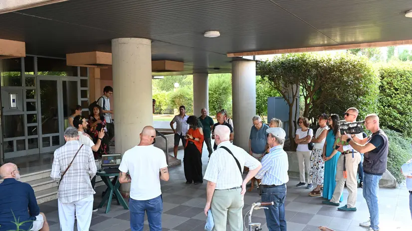 CRONACA  BRESCIA CONDOMINIO TORRE GIARDINO RITROVO CITTADINI ESASPERATI SITUAZIONE PARCO TARELLO REDAZIONE 09-07-2026 CRONACA GABRIELE STRADA NEW EDEN GROUP                             