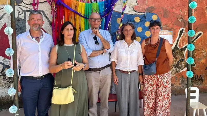 I rappresentanti de La Vela e Casa Serena con la dirigente Pezzoli © www.giornaledibrescia.it