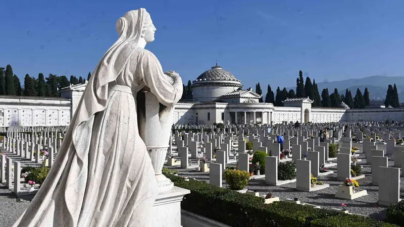 Il cimitero Vantiniano a Brescia - Foto Marco Ortogni/Neg © www.giornaledibrescia.it