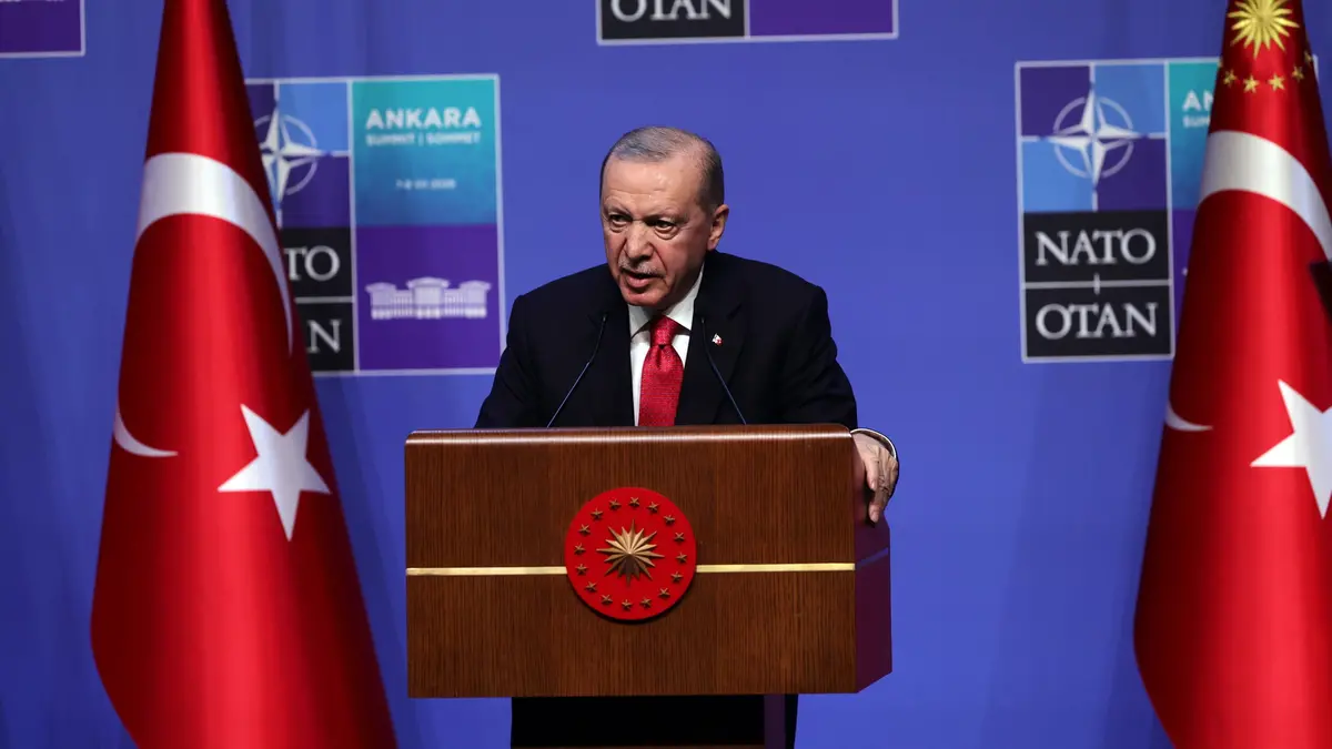 Il presidente turco Erdogan durante il meeting Nato di Ankara - Foto Epa © www.giornaledibrescia.it
