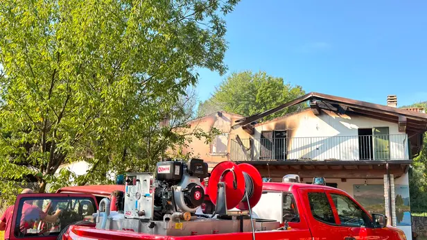 Incendio a Bione, in fiamme un'abitazione