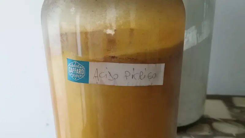 Il boccione di acido picrico alla Caffaro