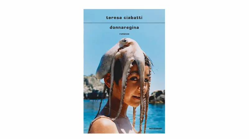 La copertina di Donnaregina