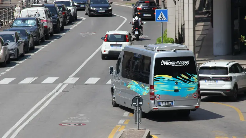 Il servizio di trasporto urbano della ditta Nicolini Viaggi