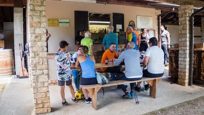 Ricco calendario al rifugio degli Alpini ai Piani di Lo' a Bione