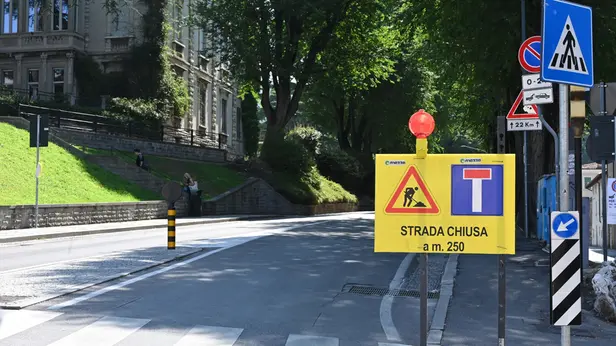 La strada chiusa per il Castello