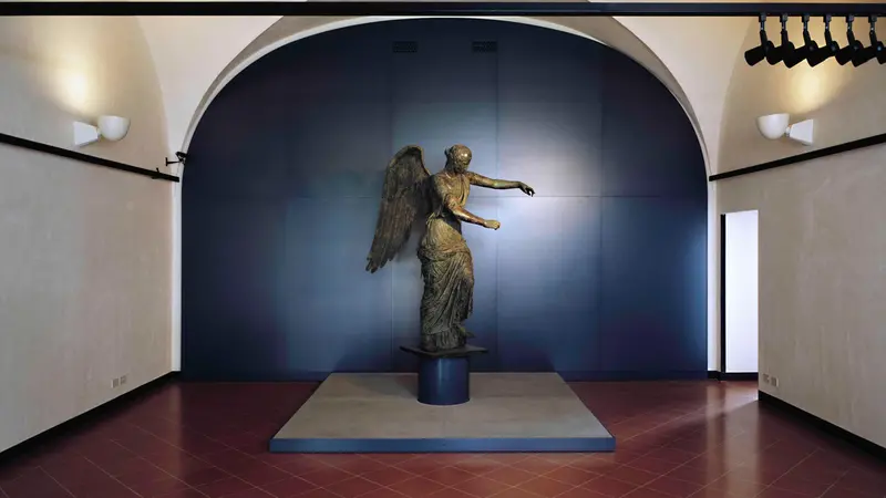 Gabriele Basilico, Vittoria Alata, 1999, courtesy Archivio Gabriele Basilico