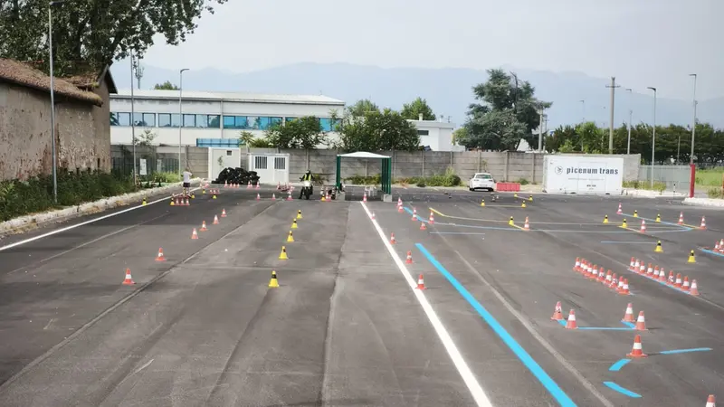La pista per le lezioni di guida nella sede di Aba
