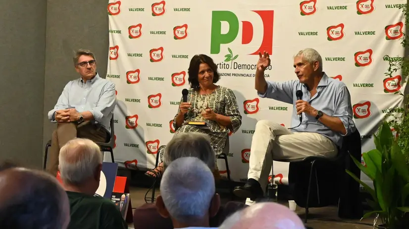 CRONACA  BRESCIA FESTA DEL PD VALVERDE DIBATTITO TRA PIERFERDINANDO CASINI ED EMILIO DEL BONO MODERATO DA NUNZIA VALLINI REDAZIONE CRONACA 16-07-1016 GABRIELE STRADA NEW EDEN GROUP                             
