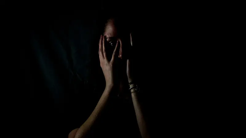 Una donna al buio
