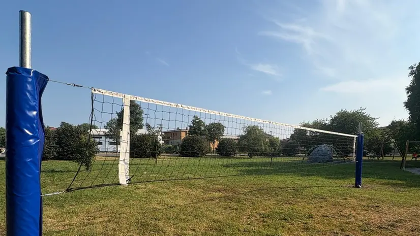 Il nuovo campo da volley al parco Cono Ottico a Roncadelle