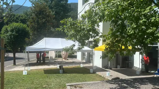 Il campo base allestito in Municipio