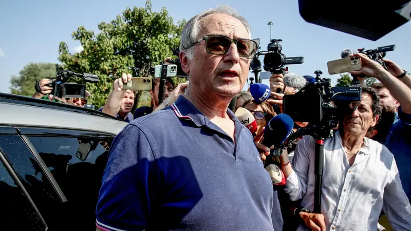 Mario Roggero si costituisce nel carcere di Bollate a Milano - Foto Ansa/Mourad Balti Touati © www.giornaledibrescia.it