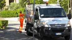 Un operatore di Garda Uno al lavoro - © www.giornaledibrescia.it